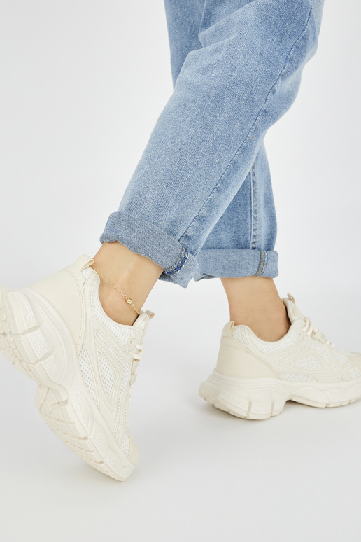 Tenisky model obuvi béžová na hrubej... Tenisky model obuvi béžová na hrubej...