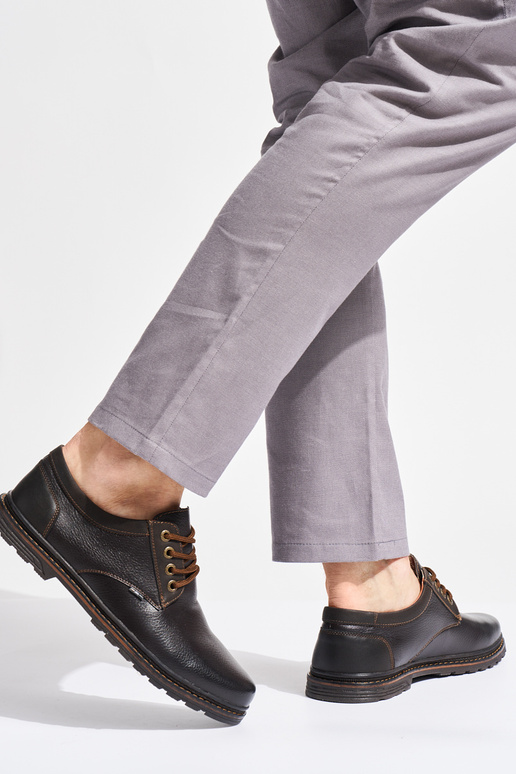 hnedé topánky na šnurovanie pre mužov