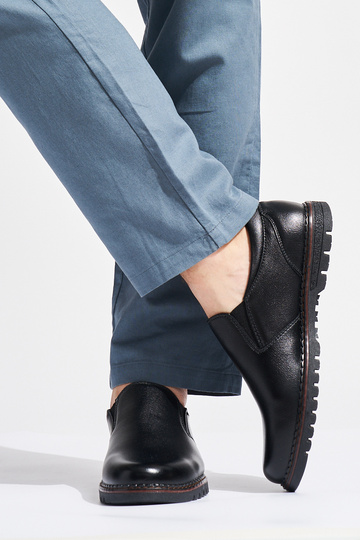 čierne topánky s prackou... 2