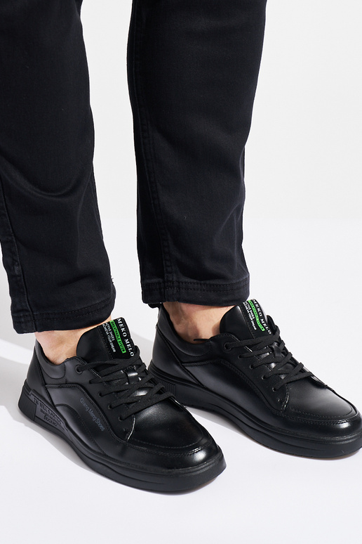 pánska športová obuv čiernej farby...