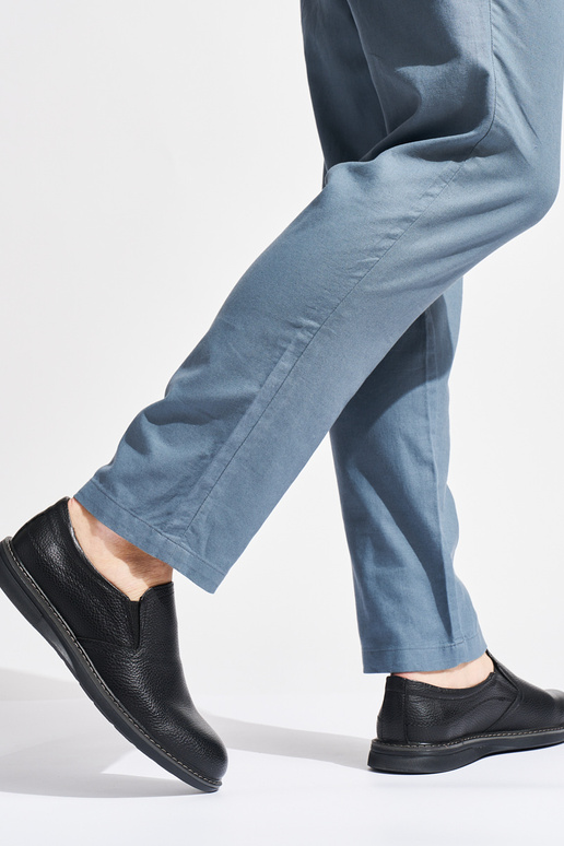 čierne členkové čižmy pre mužov