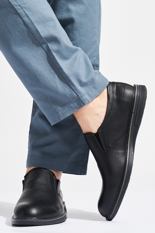 čierne členkové čižmy pre mužov