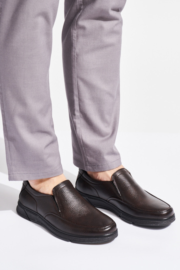 hnedé mokasíny pre mužov z... 2