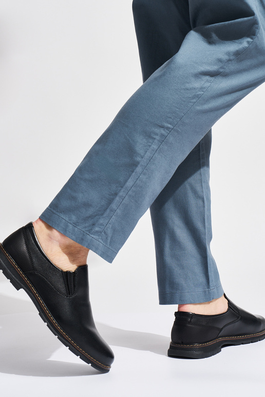 čierne členkové čižmy pre mužov