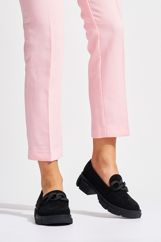 Čierne dámske mokasíny s retiazkou