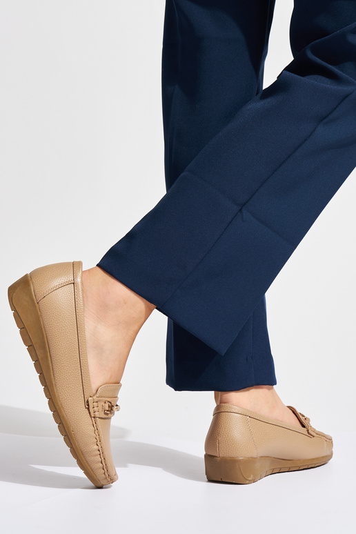 béžové dámske mokasíny ze zdobieniem