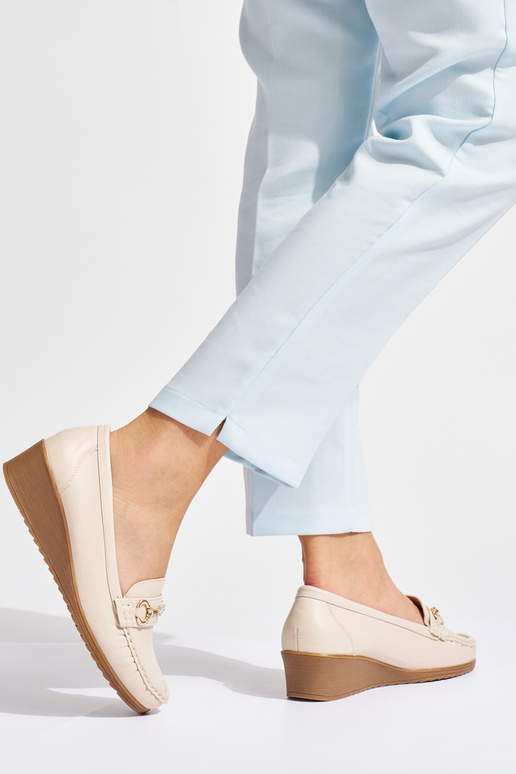 béžové dámske mokasíny na kline so...
