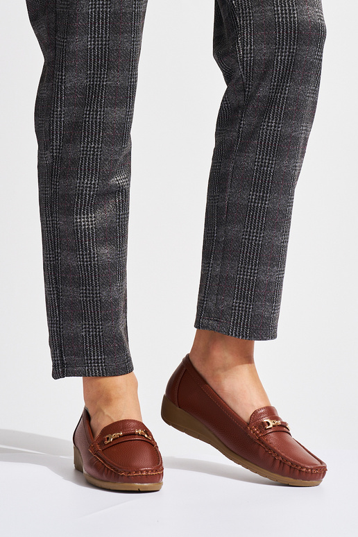 hnedé dámske mokasíny ze zdobieniem