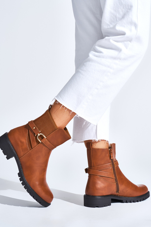 hnedé dámske topánky s ozdobnou prackou hnedé dámske topánky s ozdobnou prackou