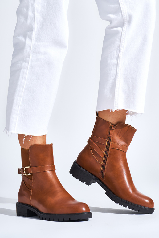 hnedé dámske topánky s ozdobnou prackou hnedé dámske topánky s ozdobnou prackou