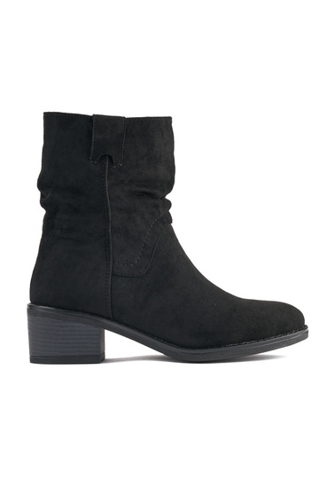 čierne čižmy v kovbojskom...