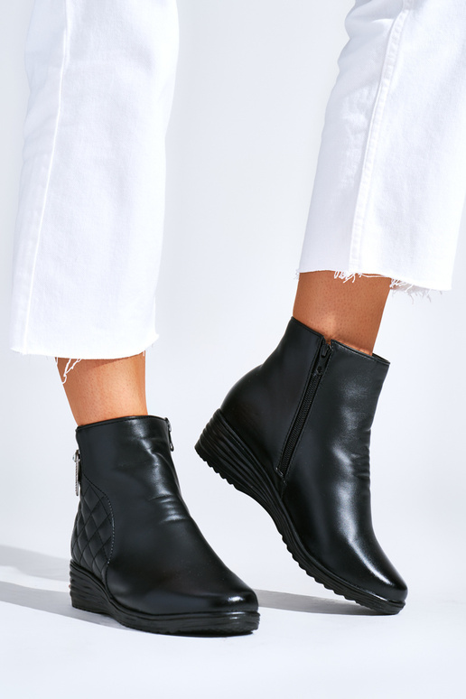 Pohodlné čierne topánky na kline