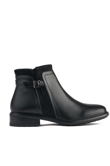 čierne dámske topánky na...