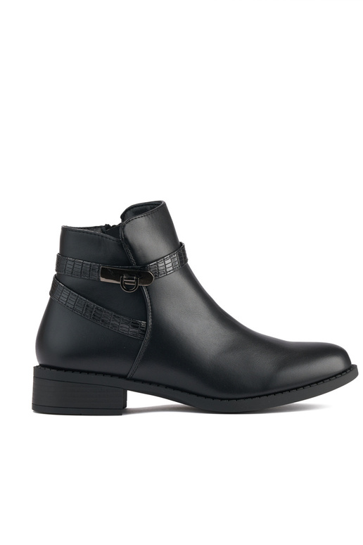 čierne dámske topánky na nízkom opätku čierne dámske topánky na nízkom opätku