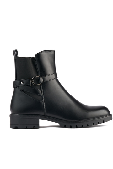 čierne dámske topánky s...