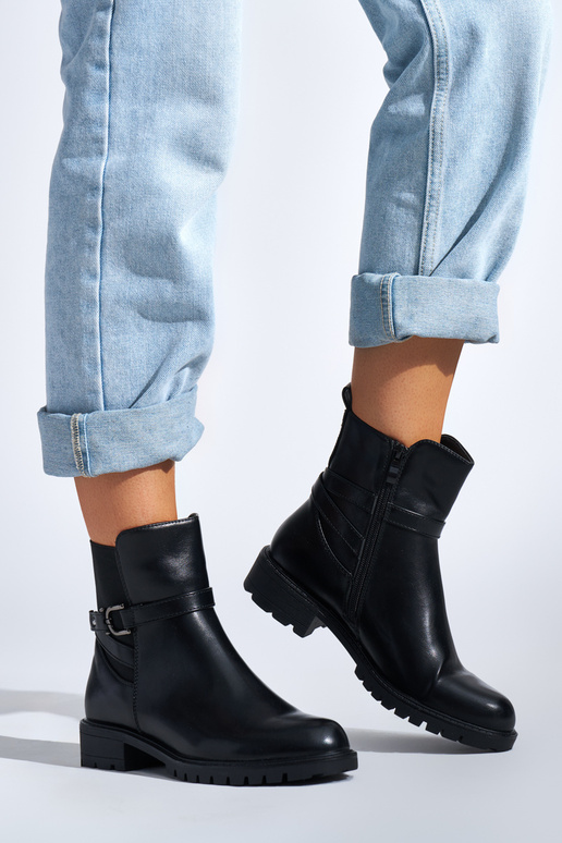 čierne dámske topánky s ozdobnou prackou čierne dámske topánky s ozdobnou prackou