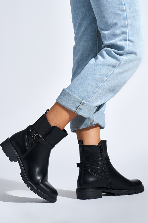 čierne dámske topánky s ozdobnou prackou čierne dámske topánky s ozdobnou prackou