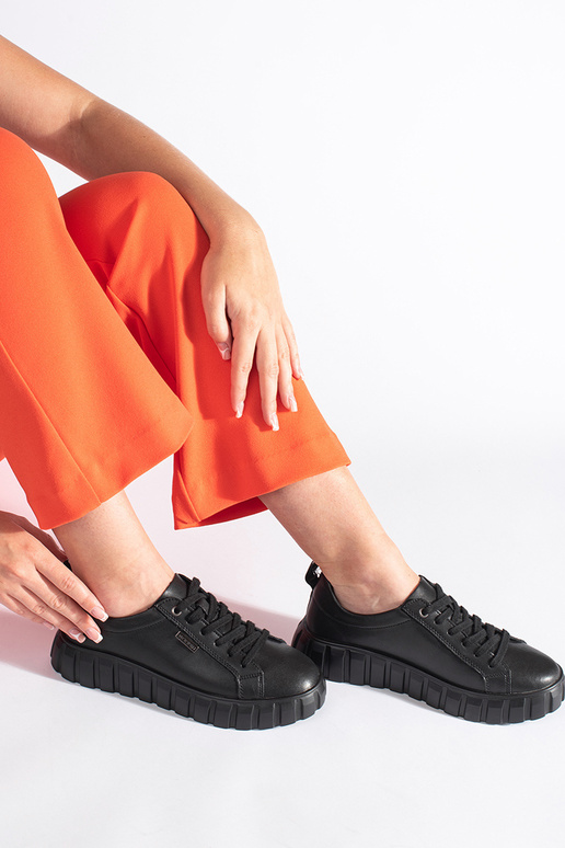 čierne kožené členkové čižmy s...