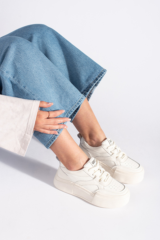 Biely klasický model dámskych...