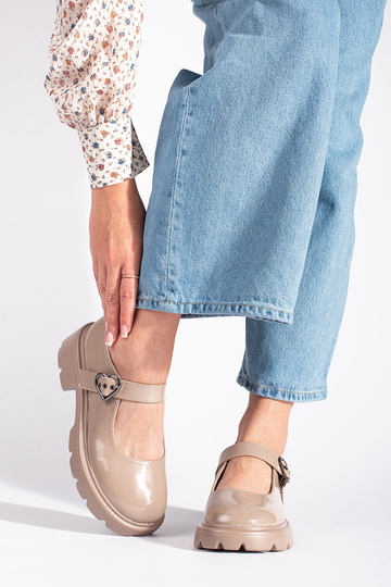 béžové mokasíny s lakovým... 2