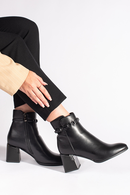 čierne elegantné dámske topánky na... čierne elegantné dámske topánky na...