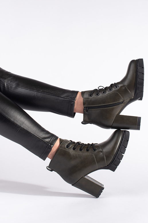 kaki dámske topánky na vysokej tyči