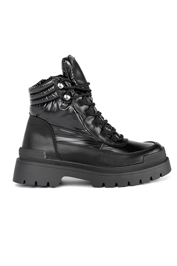 čierne topánky s hrubou...