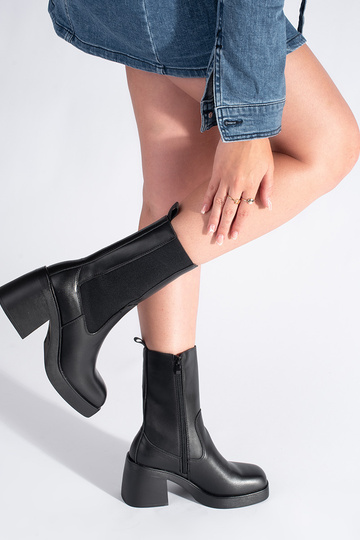 Čižmy čiernej farby Chelsea... 2