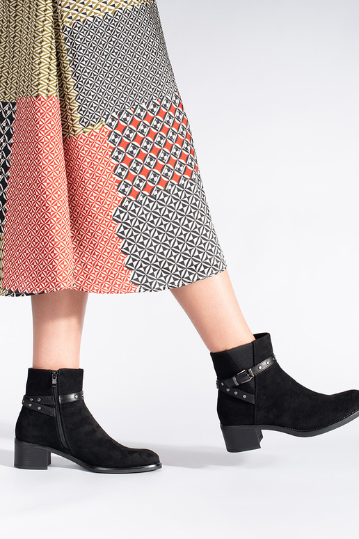 čierne semišové topánky na nízkom... čierne semišové topánky na nízkom...