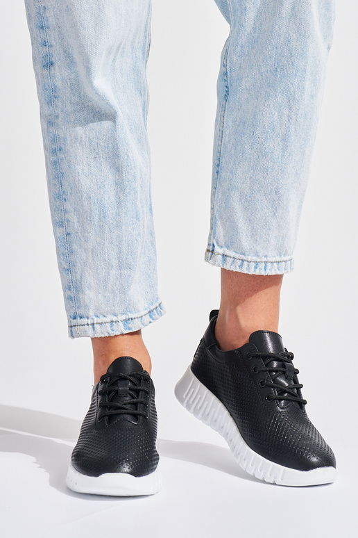 s prelamovanými prvkami čierne...