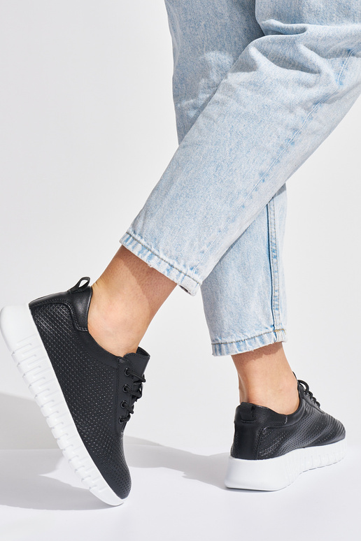 s prelamovanými prvkami čierne...