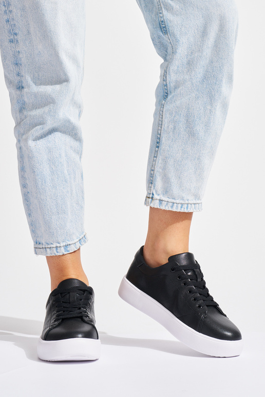 Kožené čierne čipkované dámske topánky Kožené čierne čipkované dámske topánky