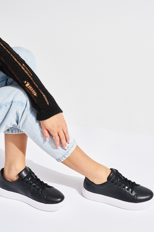 Kožené čierne čipkované dámske topánky Kožené čierne čipkované dámske topánky