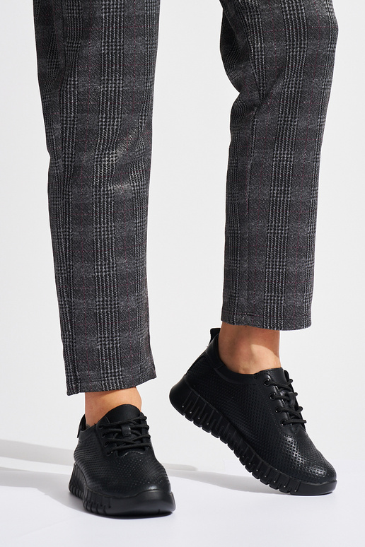 s prelamovanými prvkami kožené... s prelamovanými prvkami kožené...