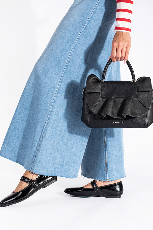 čierna elegantná kabelka z ozdobną...