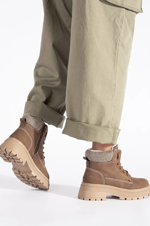 Hnedá farba izolované čižmy