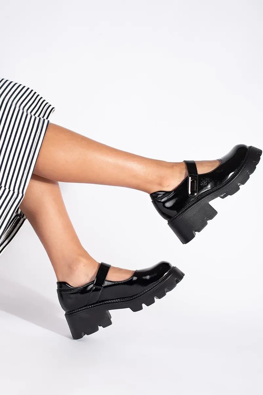 čierna lakované dámske topánky s...