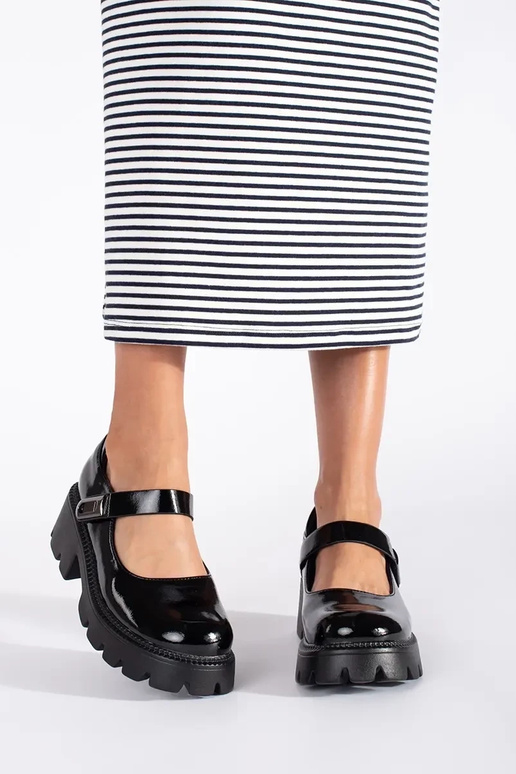 čierna lakované dámske topánky s...