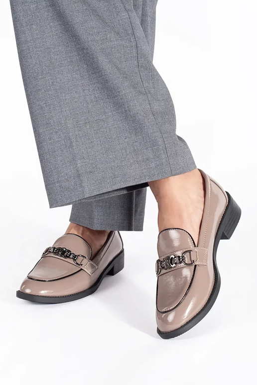 s lakovým efektom béžová Dámske mokasíny