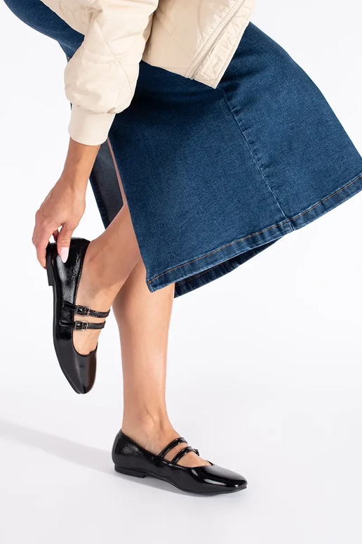 čierna lakované balerínky so sponou čierna lakované balerínky so sponou