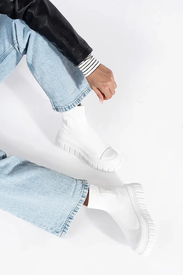 biela farba vysoká topánky... 2