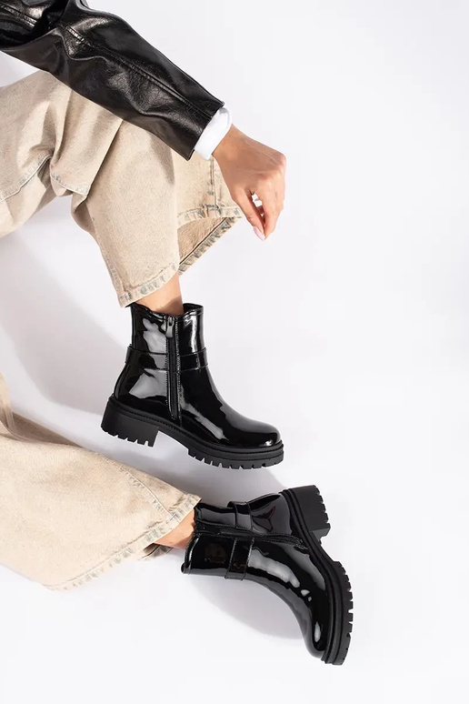 s lakovým efektom čierna Dámske čižmy s lakovým efektom čierna Dámske čižmy