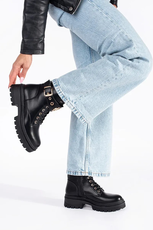 čierna dámske čižmy s ozdobným pruhom čierna dámske čižmy s ozdobným pruhom