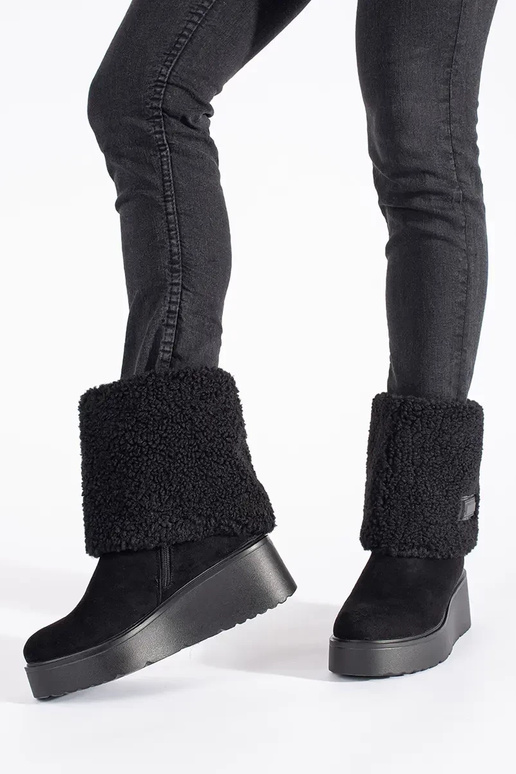 čierna izolované dámske čižmy na kline