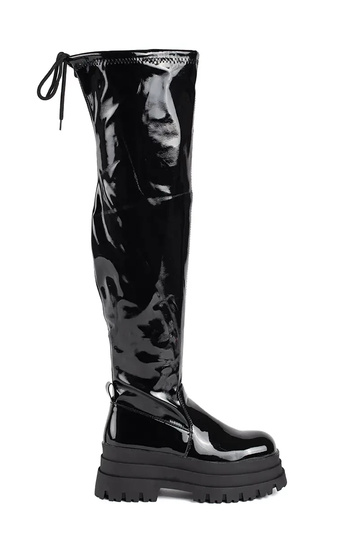 čierna lakované mušketieri...