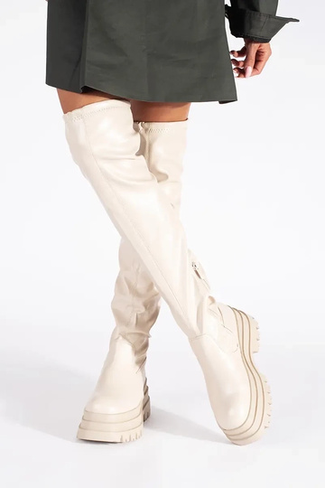 krémové farby mušketieri s... 2