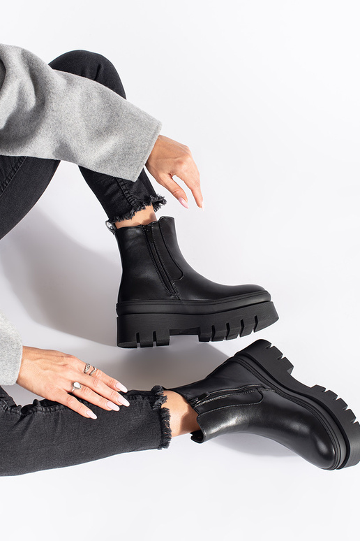 čierna Dámske čižmy s platformou čierna Dámske čižmy s platformou