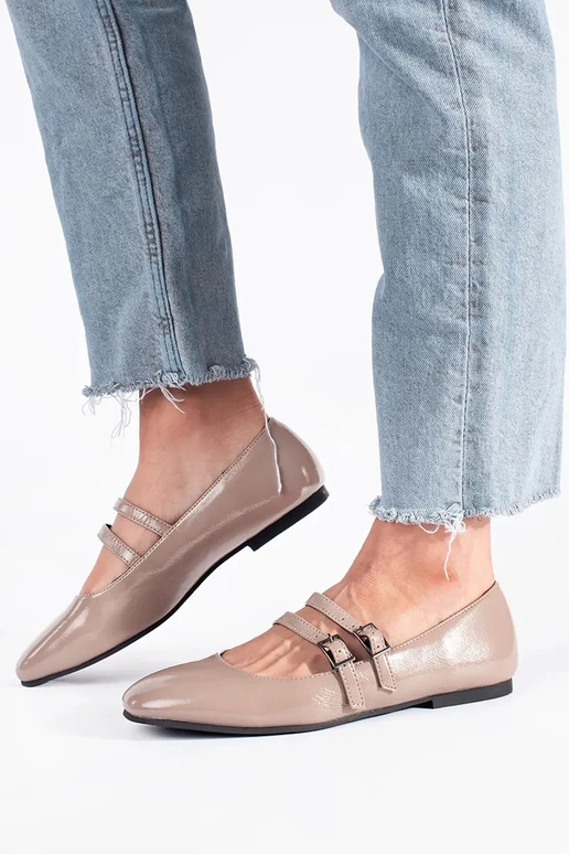 béžová lakované balerínky so sponou