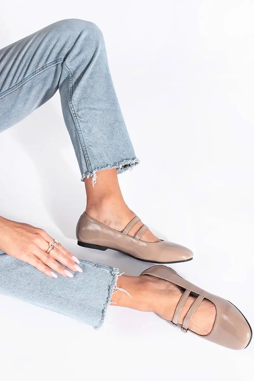 béžová lakované balerínky so sponou