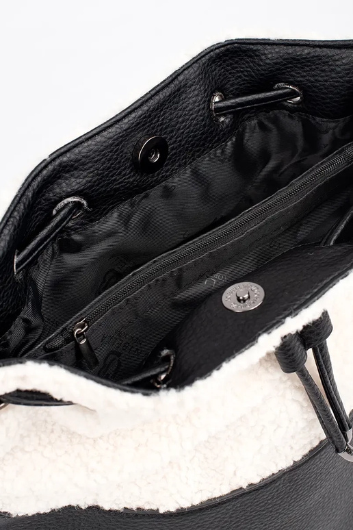 Čierna elegantná kabelka s kožušinou
